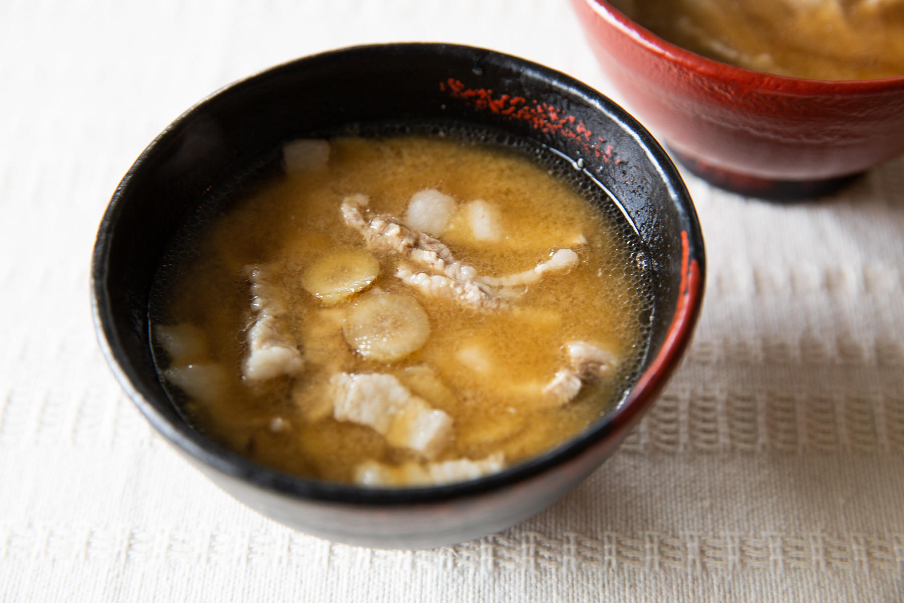ごぼうと豚肉の味噌汁