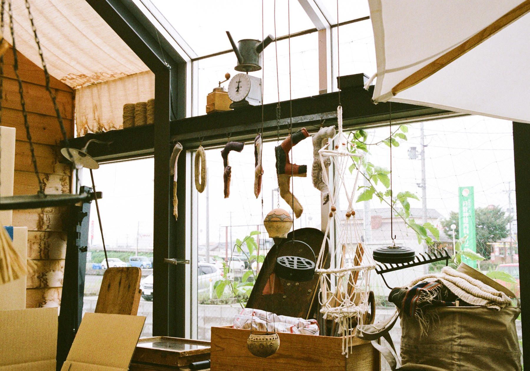 共存する場所＝ツバメコーヒー