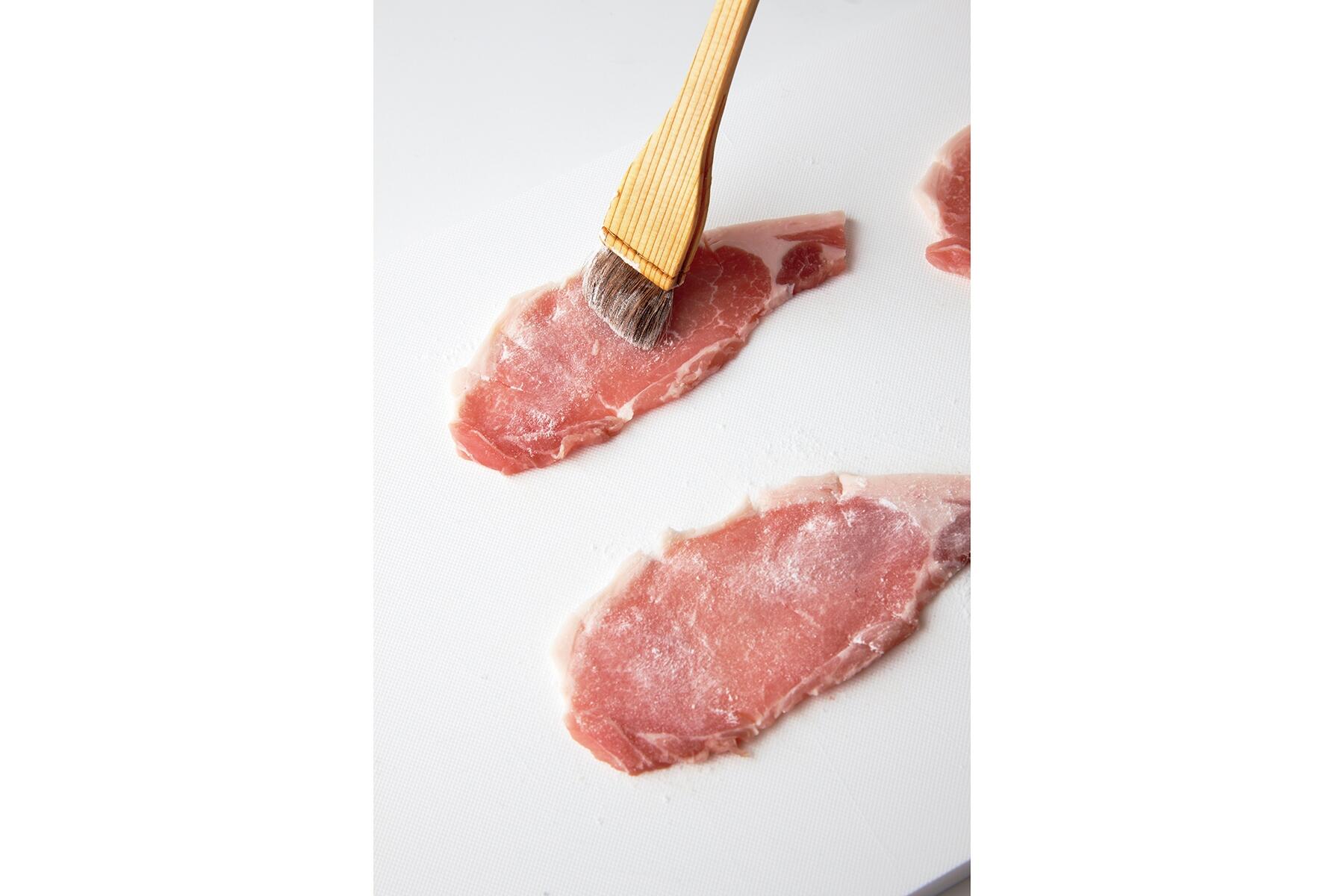 片栗粉をまぶす