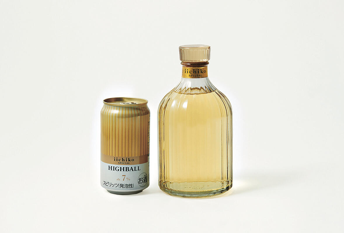 「いいちこスペシャル」(写真右)『iichiko SPECIALHIGHBALL』(左)