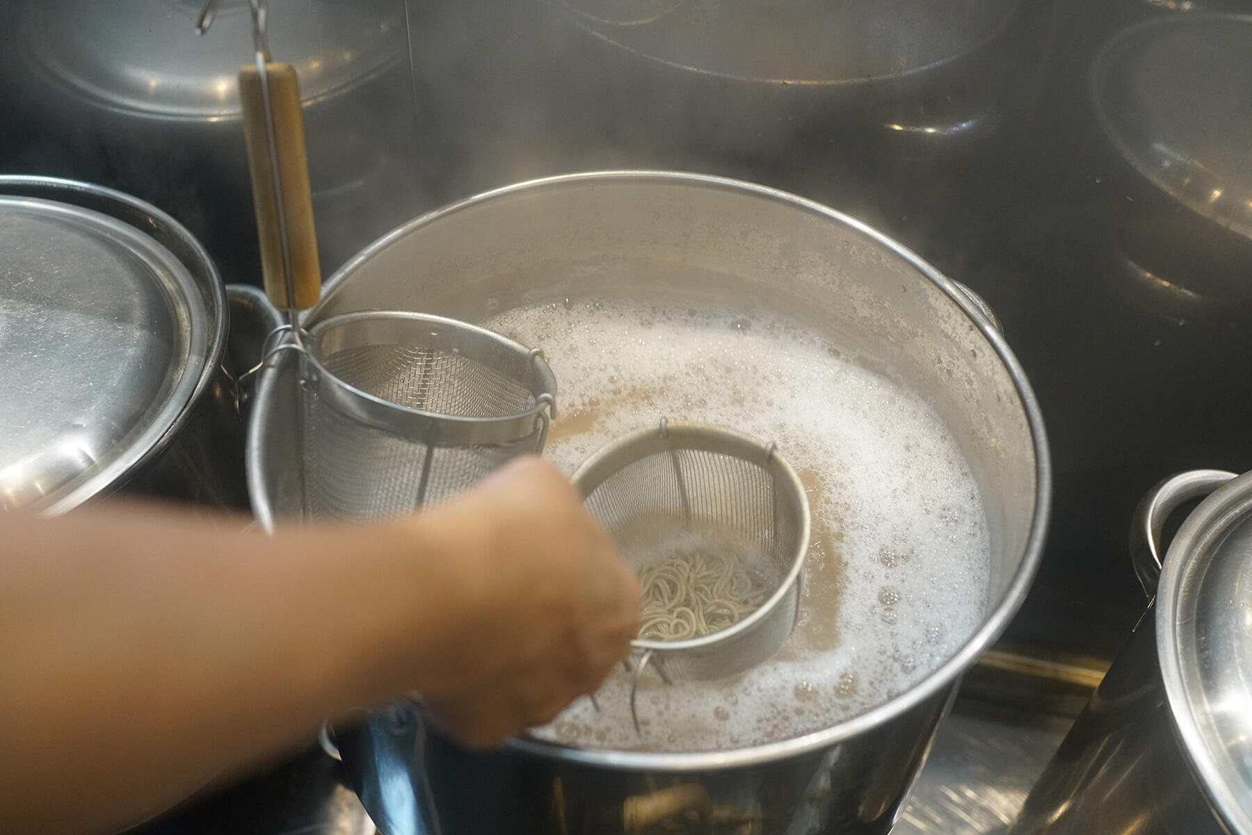 麺は「むらめん」謹製の田舎蕎麦。