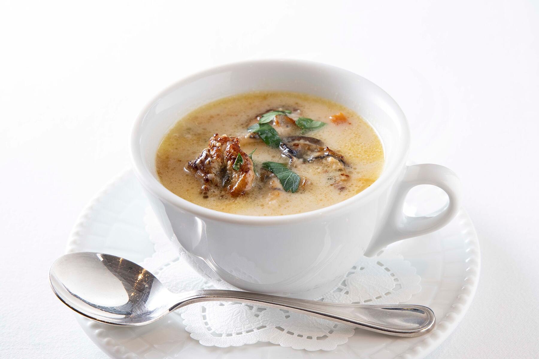 牡蠣香るクラムチャウダー