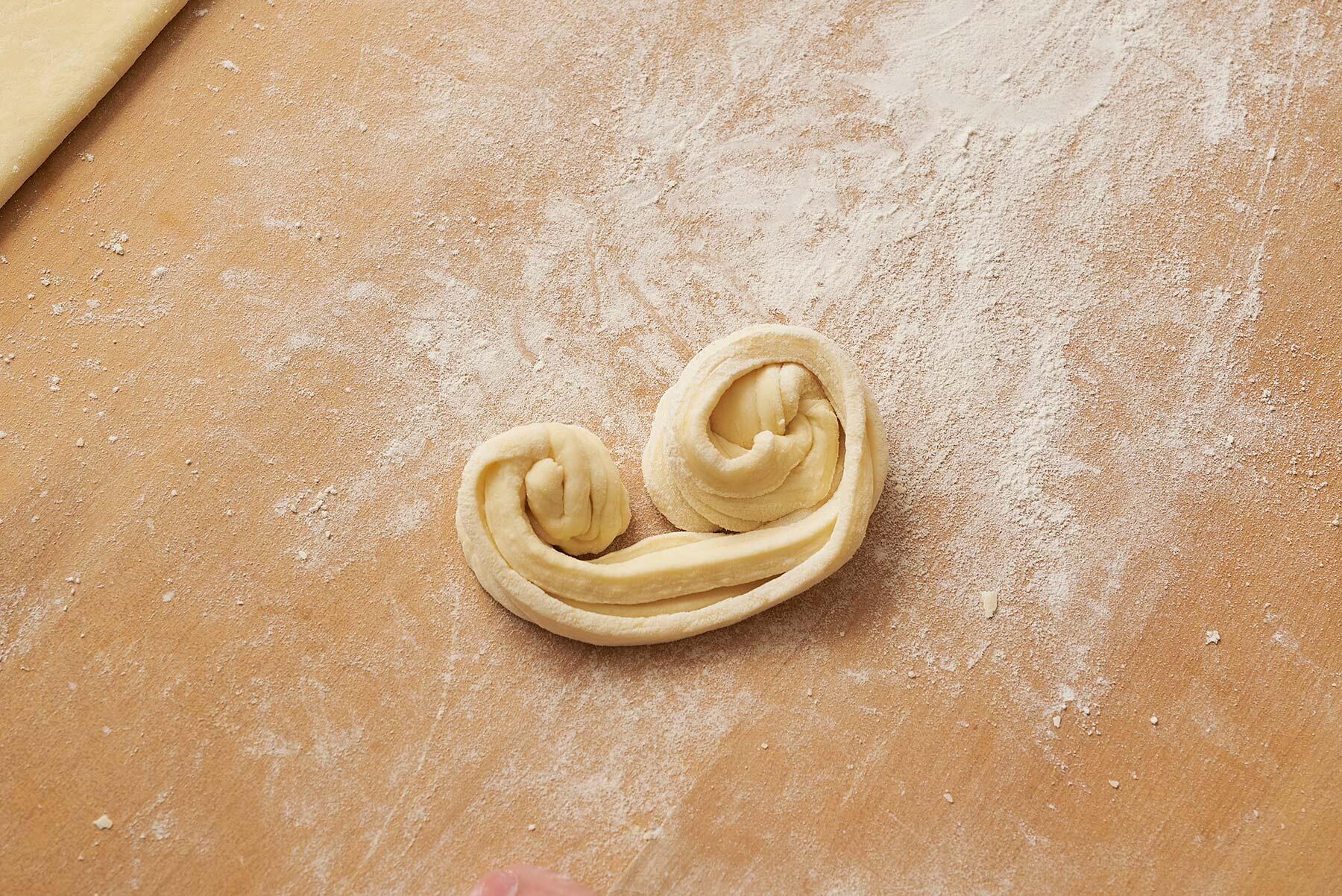 渦巻き状にくるくると巻く