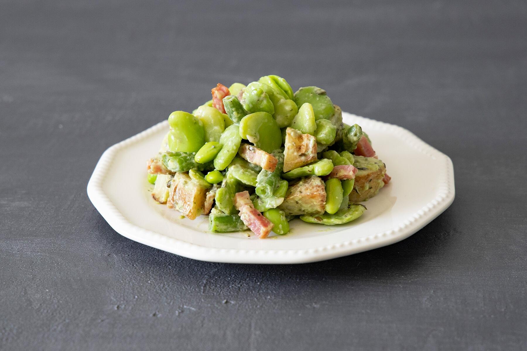 春を味わうそら豆と枝豆のジェノベーゼサラダ　（150g）850円
