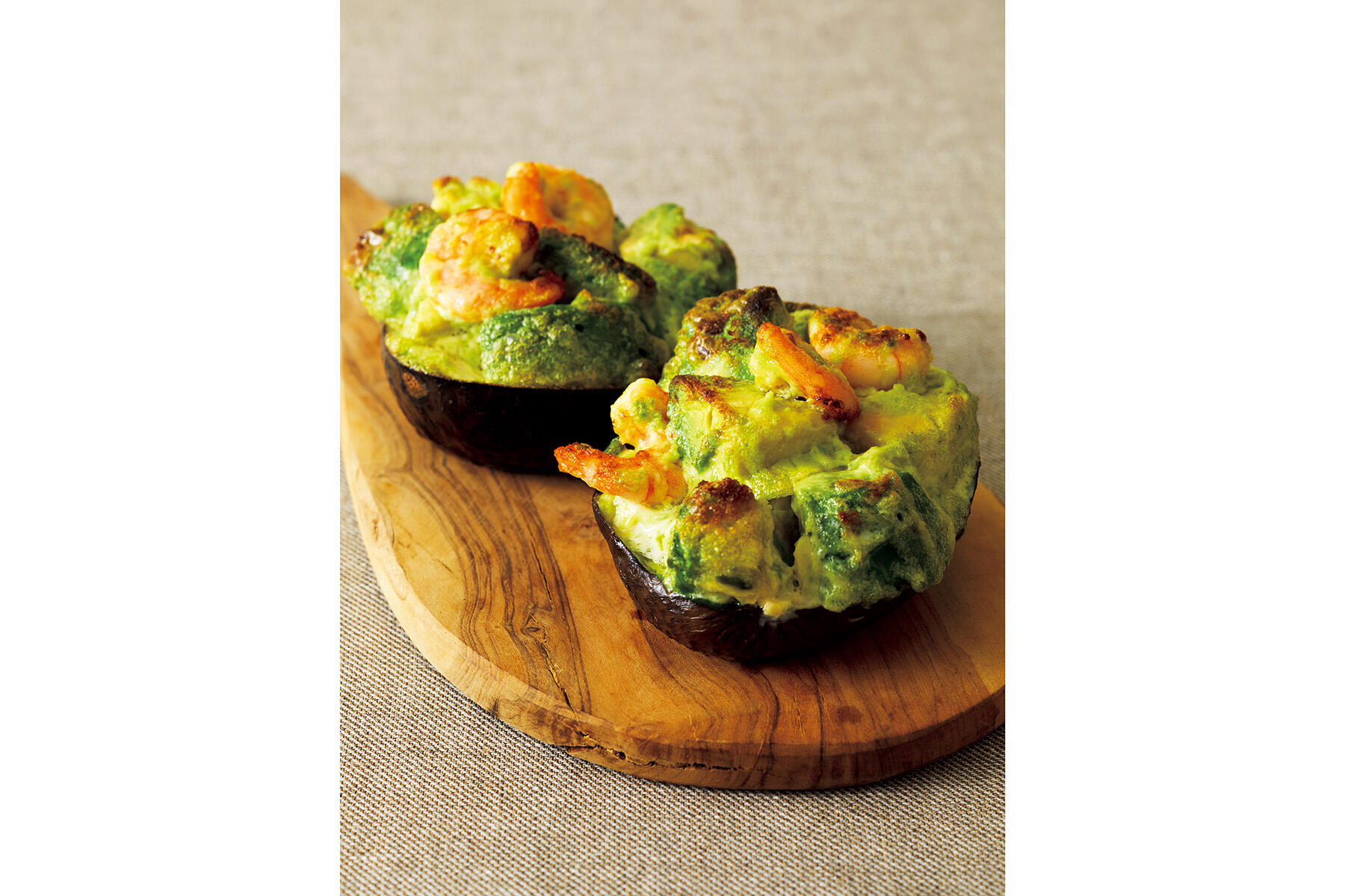 ねっとりと濃厚な旨味がたまらない“アボカドとエビのシンプルグラタン”