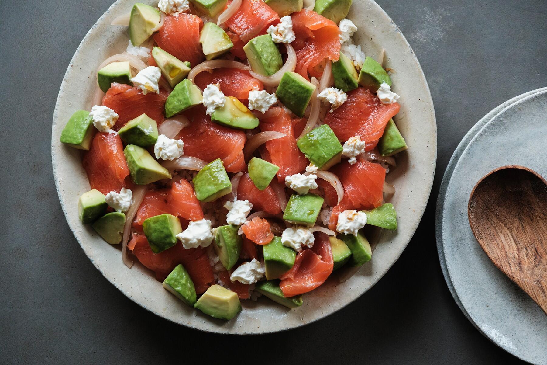 スモークサーモンとアボカドのちらし寿司