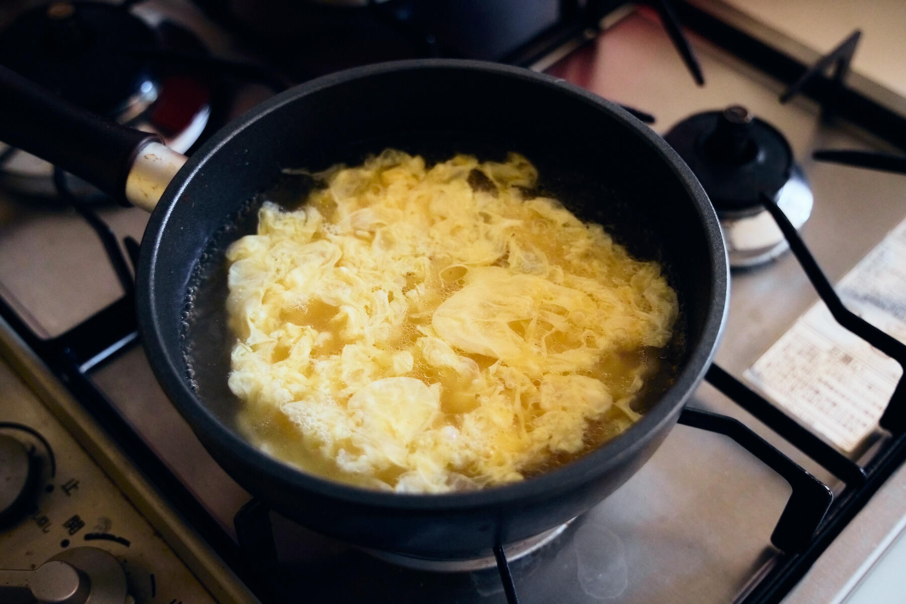 溶き卵を流し入れて完成！