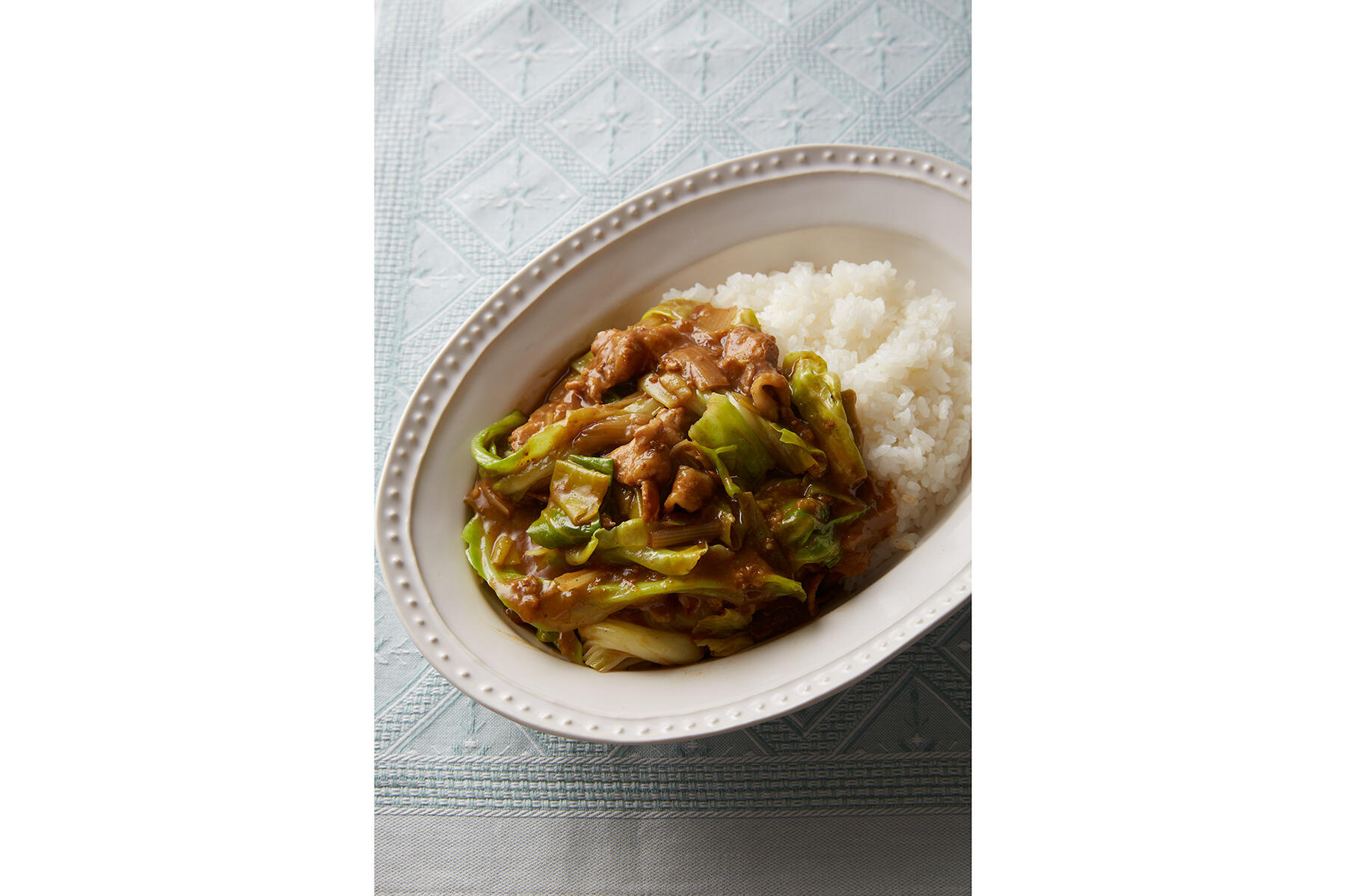 生姜の清涼感がたまらない“春キャベツと豚バラ肉の生姜焼きカレー”