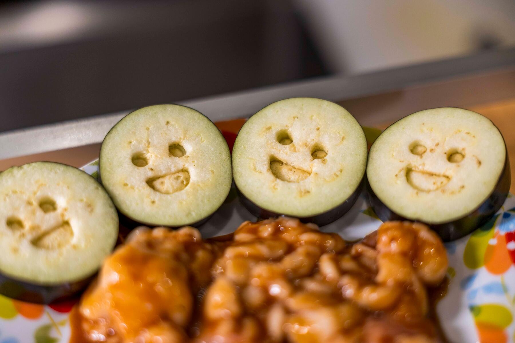 ホルモンとナス