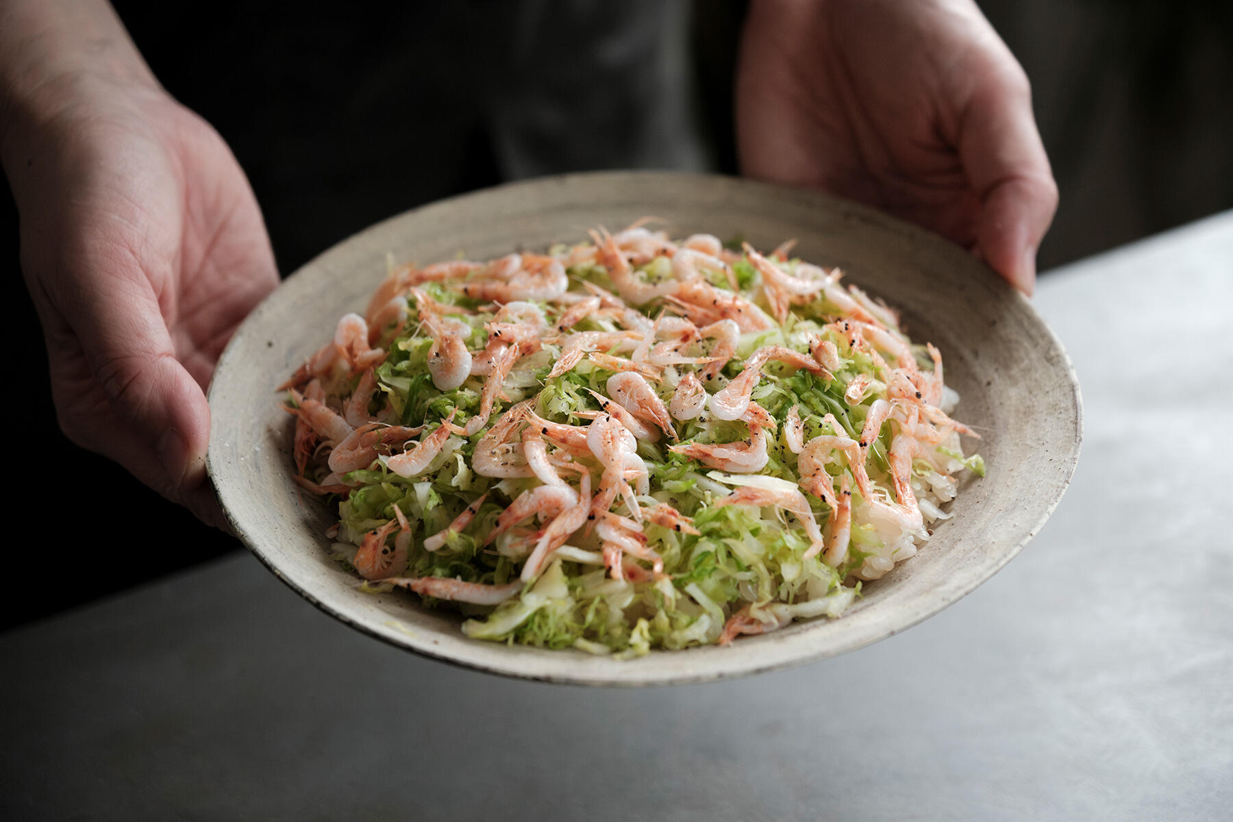 具材をのせて仕上げる