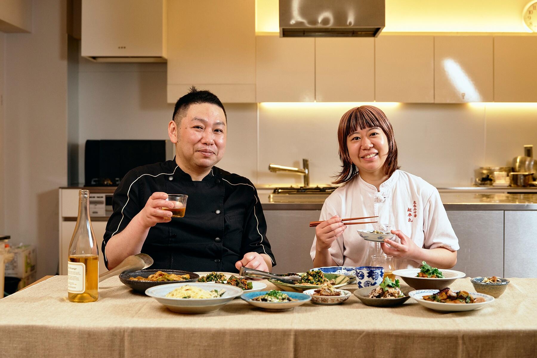 荒木町「南方中華料理 南三」オーナーシェフ・水岡孝和さん（左）と、自由が丘「立呑み中華 起率礼」料理長・井上史子さん