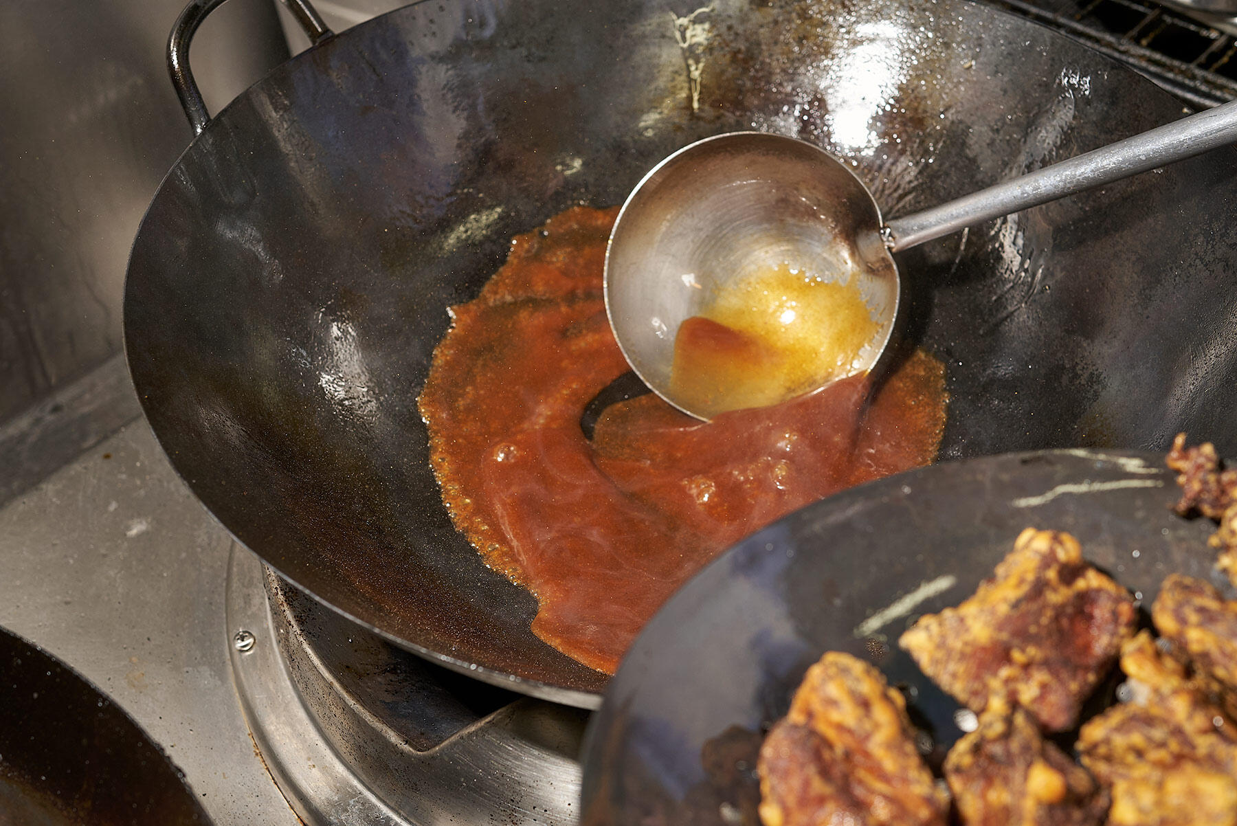 カレーソースをからめて完成!