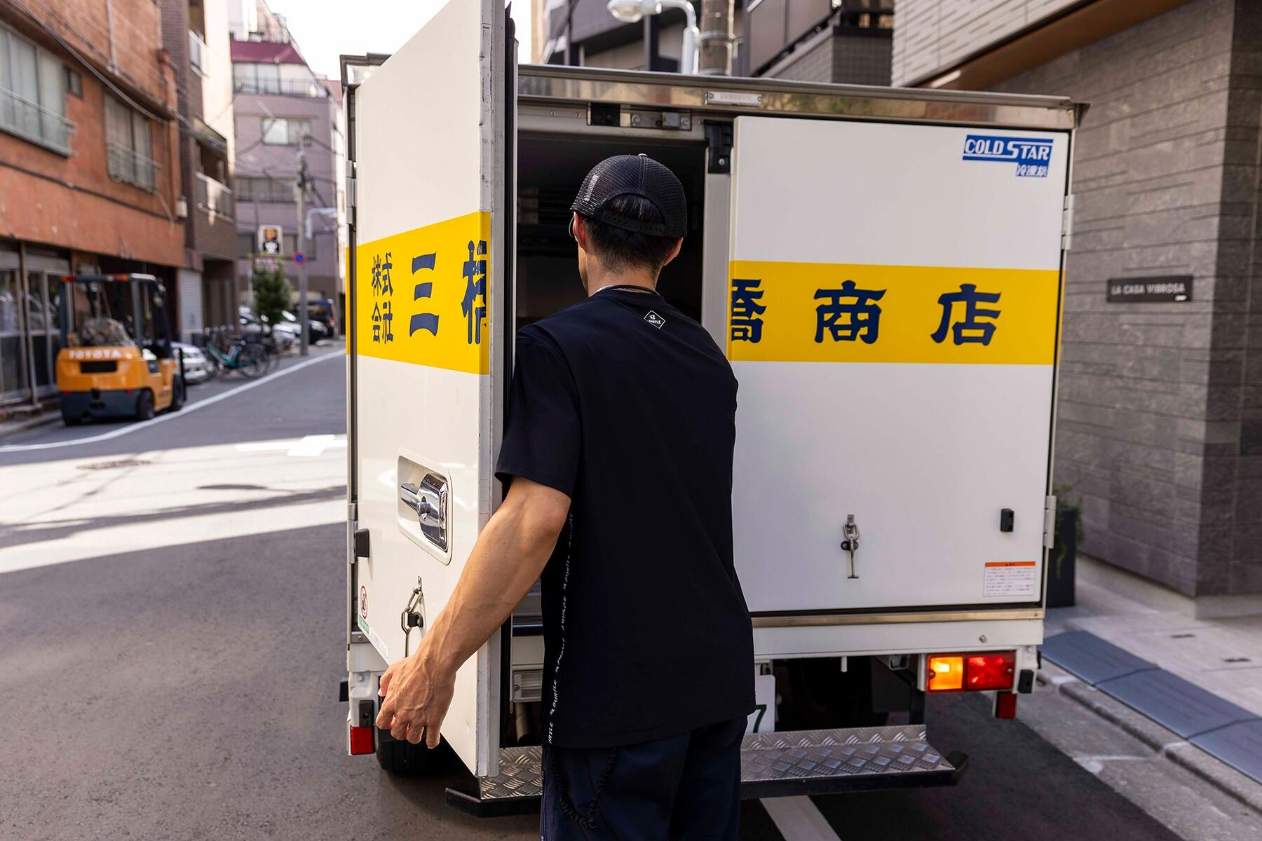 配送車