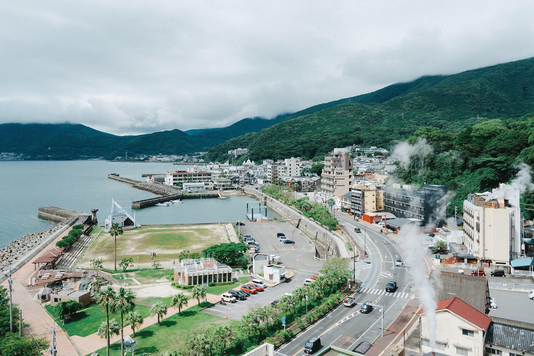 小浜温泉の街並み