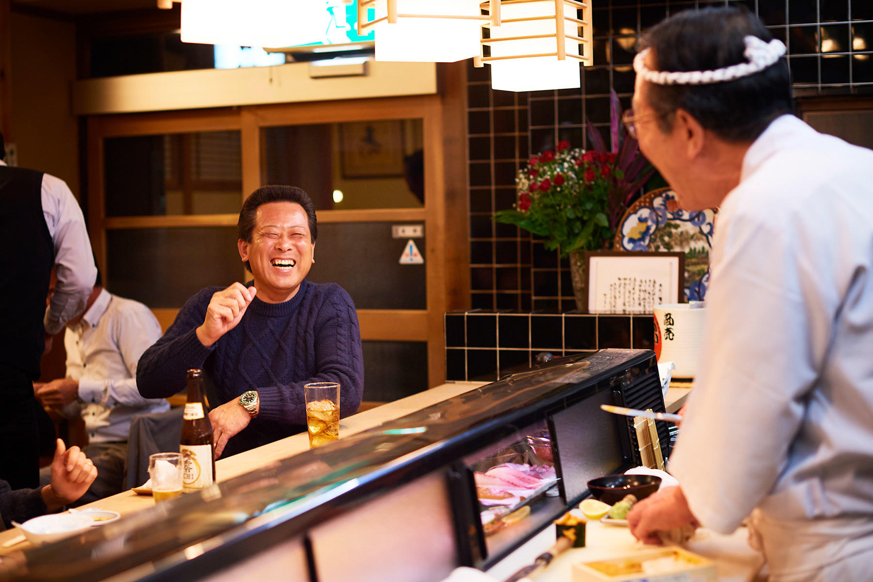 常連客はご無沙汰すると、大将の顔が見たくなり、声が聞きたくなり、暖簾をくぐるという。そんな話をしていると、「鮨はどうなんだ!」と大将から突っ込まれていた。