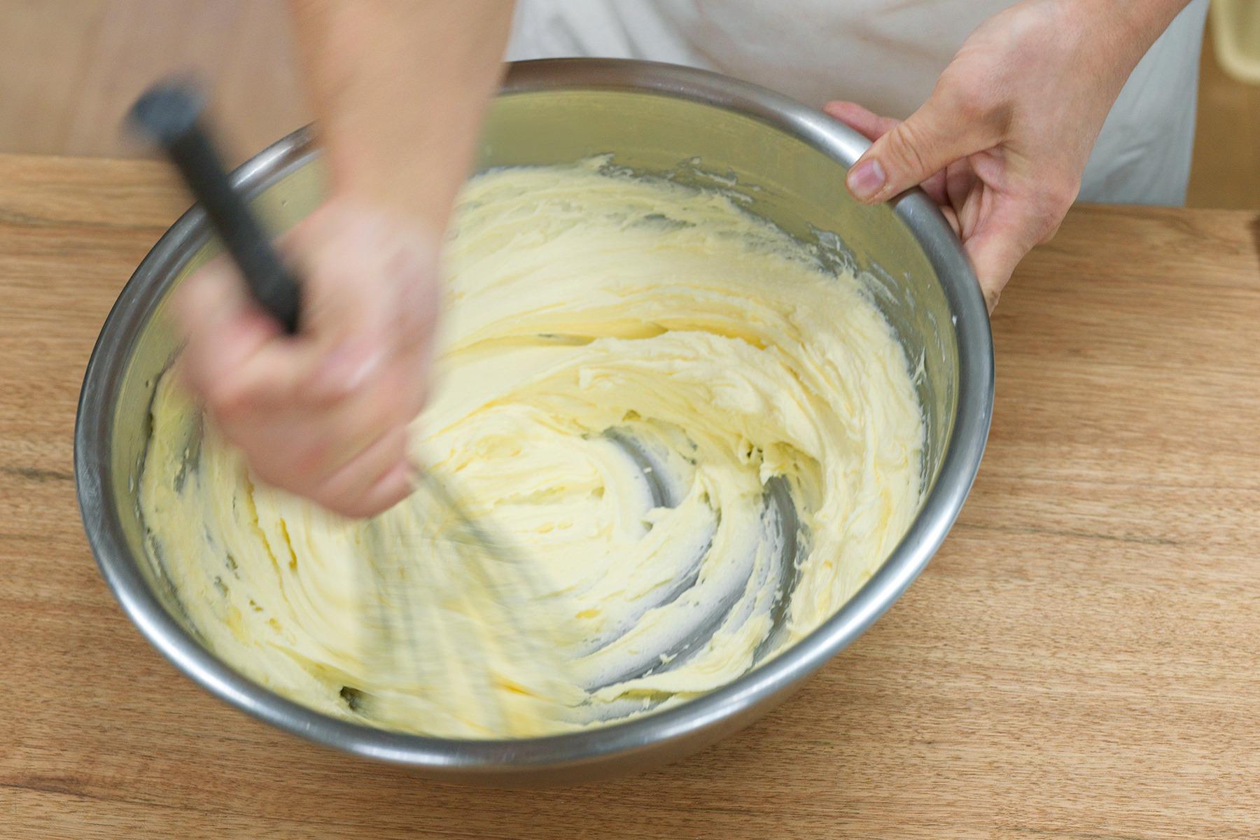 バターを混ぜる