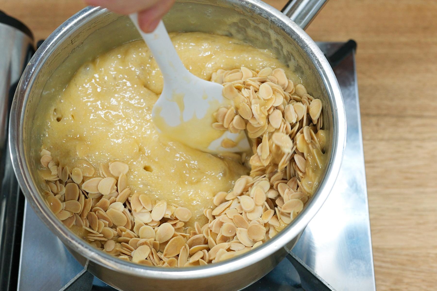 アーモンドキャラメルをつくる