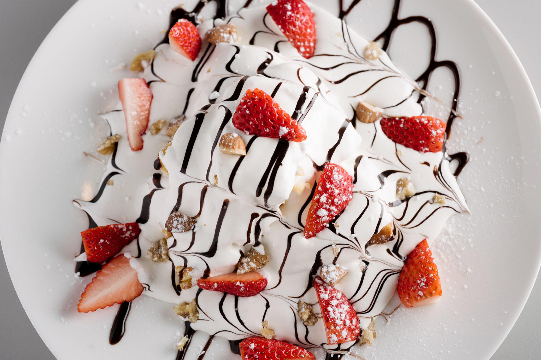 プレミアムワッフルのチョコイチゴ