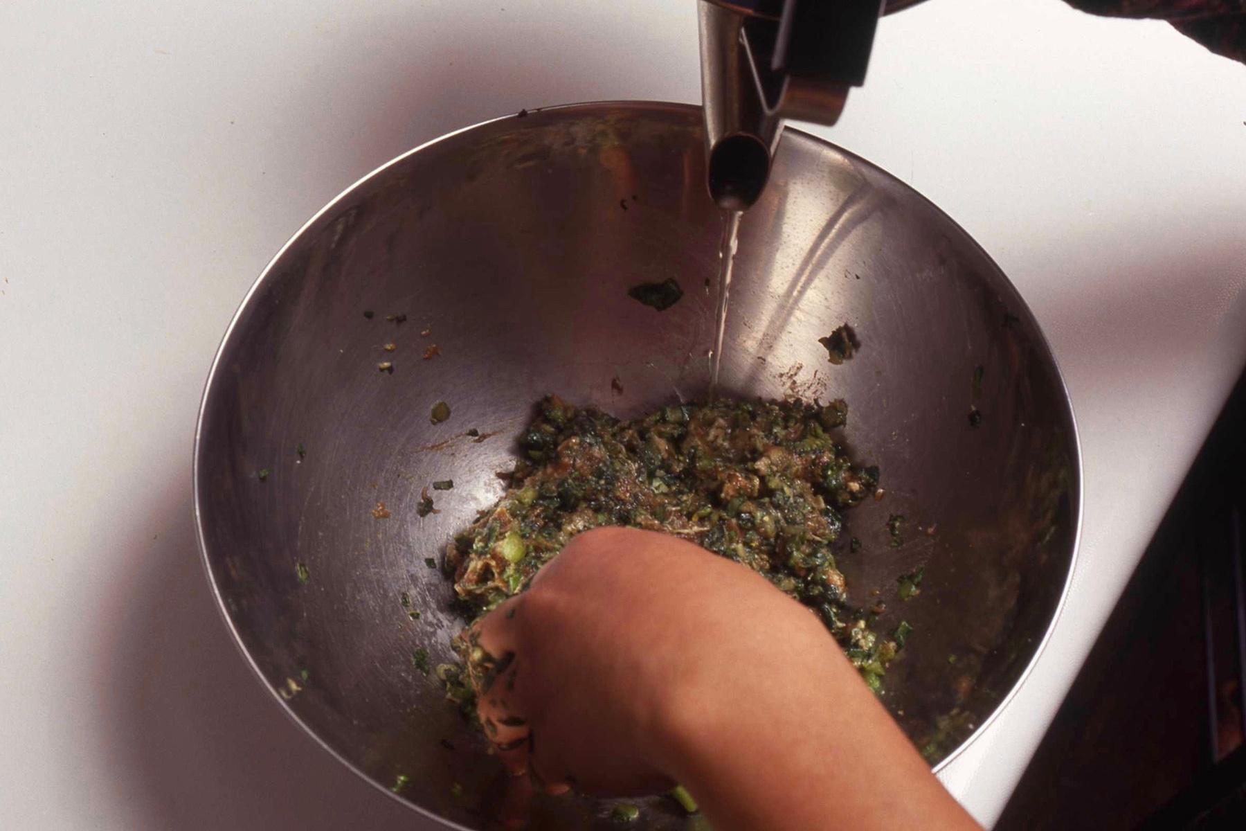 水分を含ませる