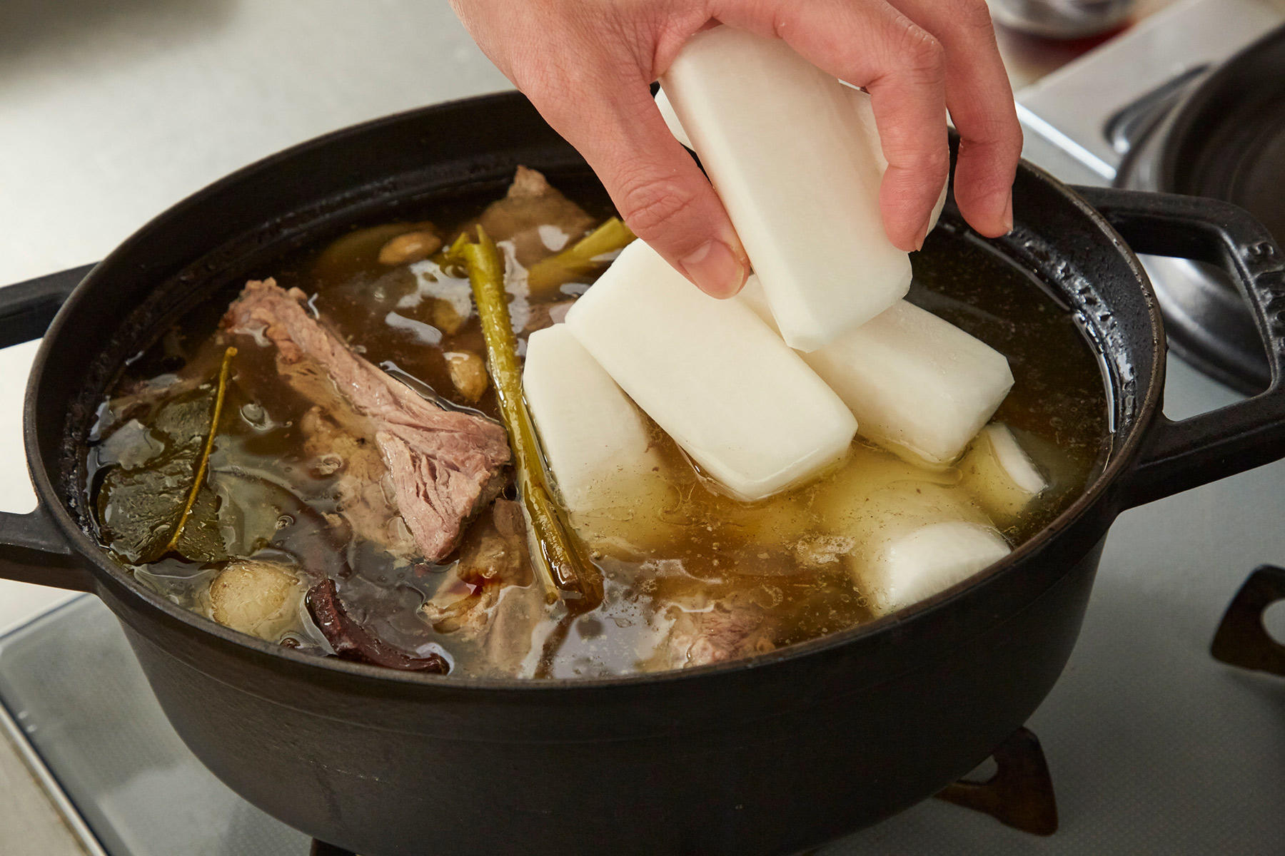 野菜と一緒に煮る