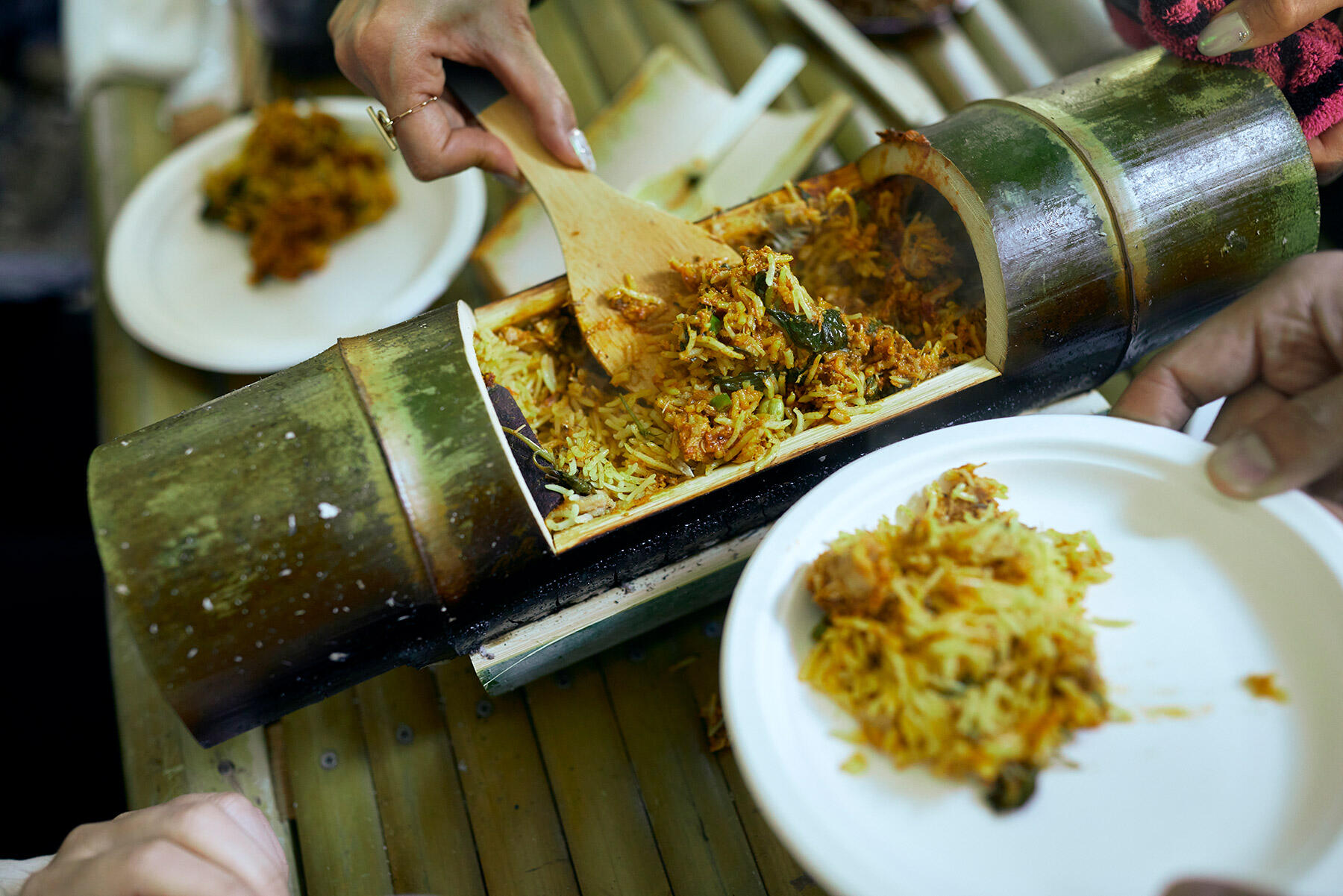 「竹林の絶景の中で味わう竹筒ビリヤニの会」