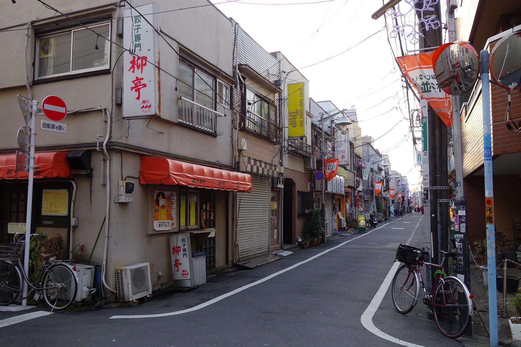 “昭和感”が濃厚に漂う飲み屋街。つくられたレトロっぽさがないんだよなぁ。