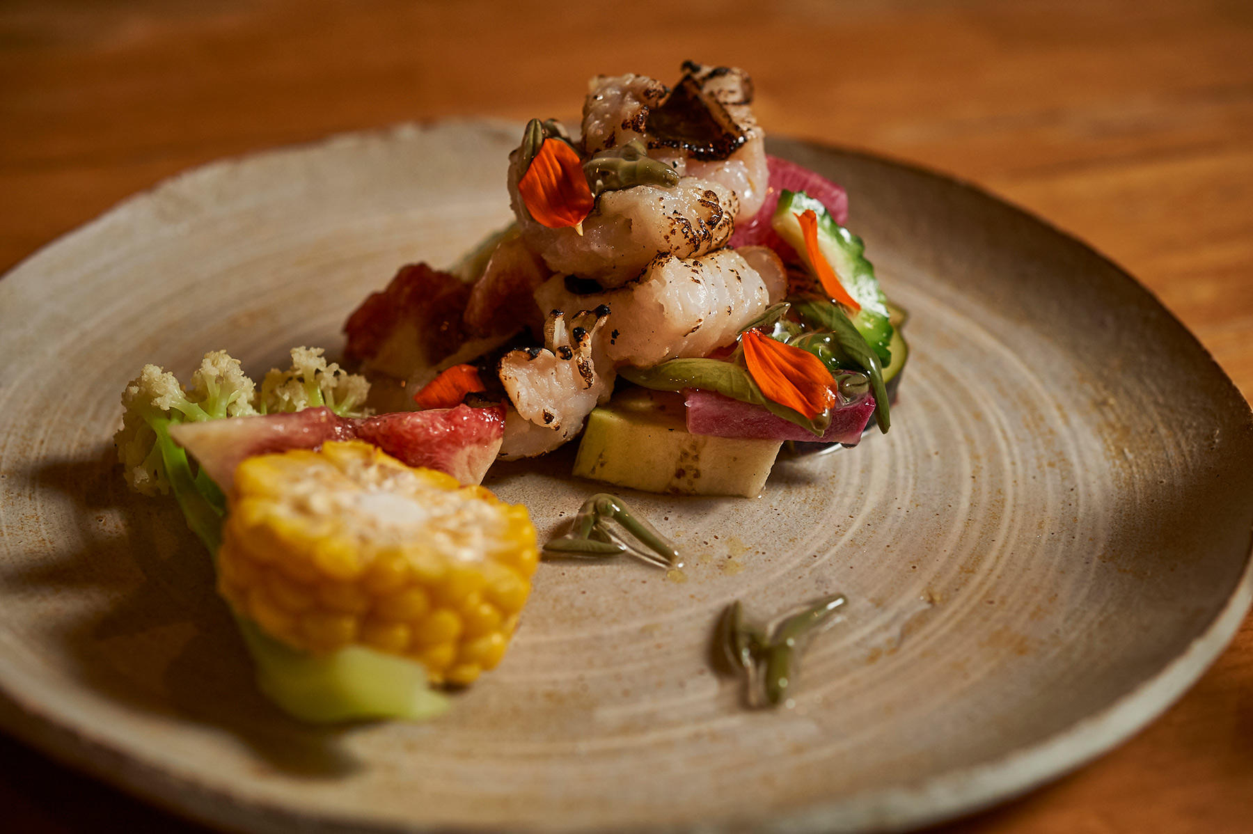 鱧(はも)の焼き霜と夏野菜のサラダ