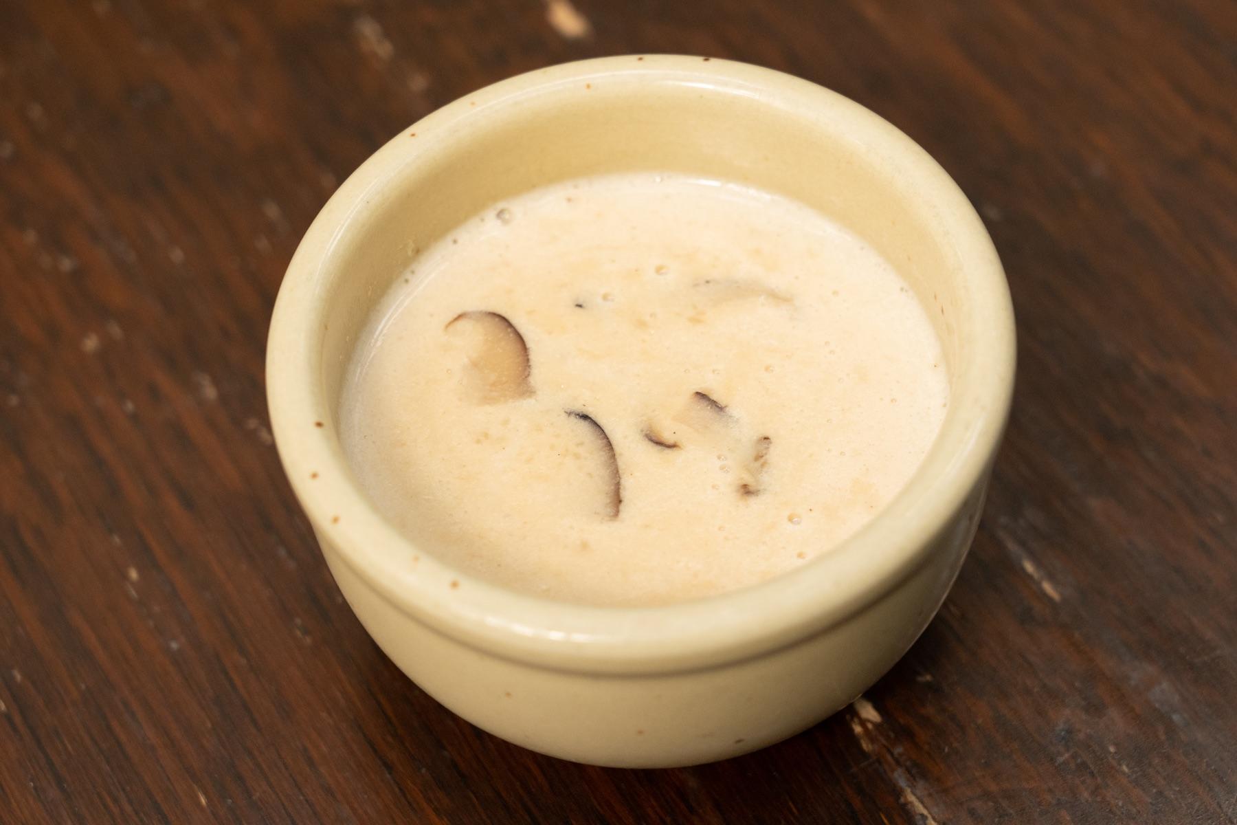 “しいたけとお米のクリームスープ”650円。