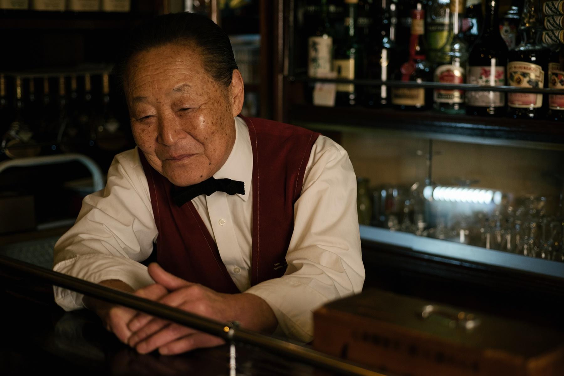 福井の繁華街にあるバー「ニュー淀」のマスター、嶋田修身さん。