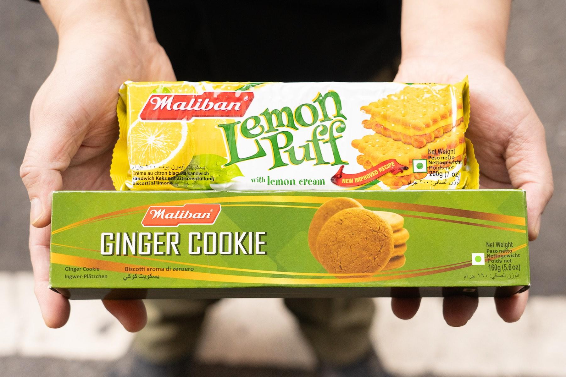 スリランカ製の「レモンパフ」と「ジンジャークッキー」はどちらも250円。店員さんレコメンド。どちらも本当においしい。イスラム横丁の手土産にぴったり。