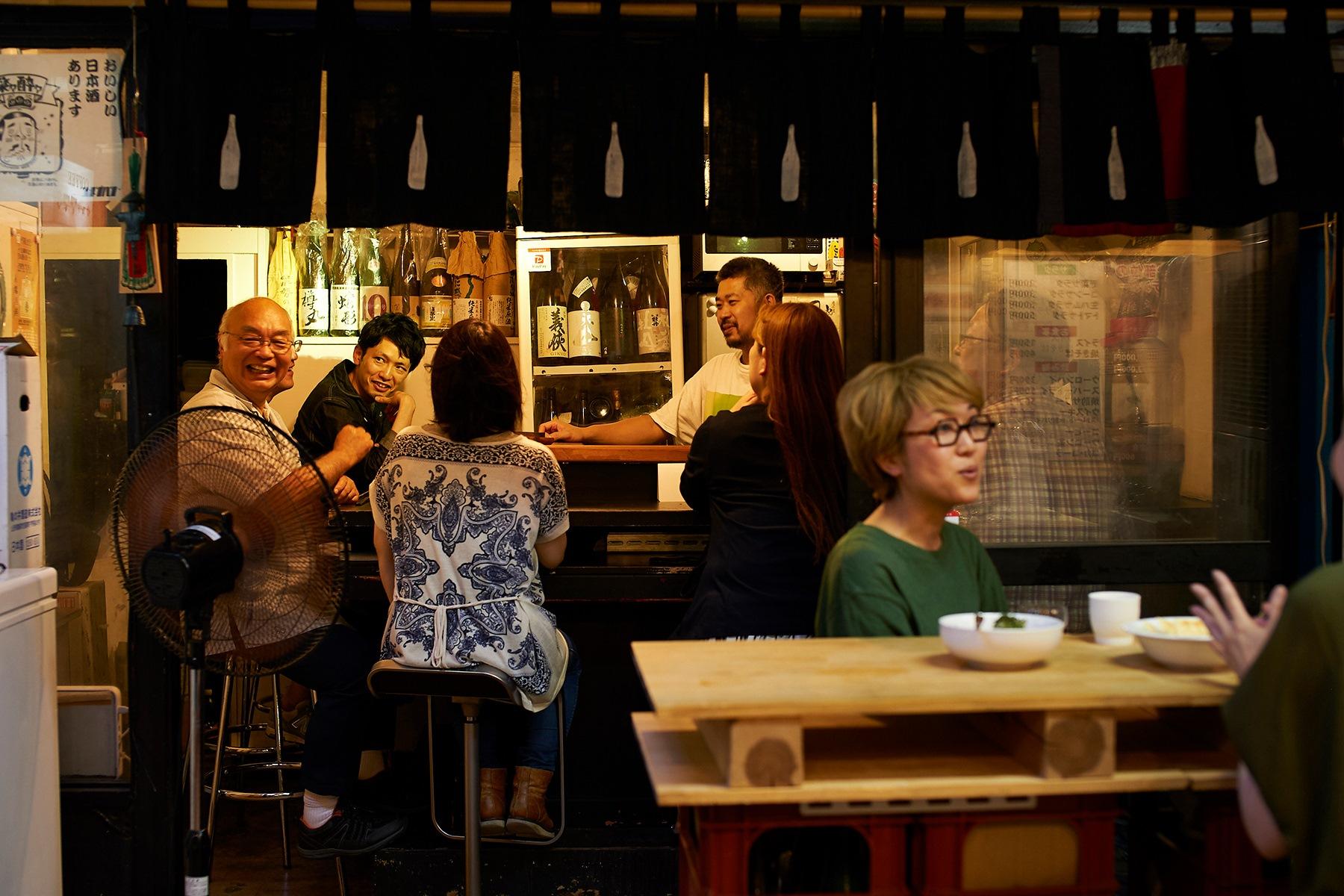 小体の店では、日本酒をツールに一体感も高まります。