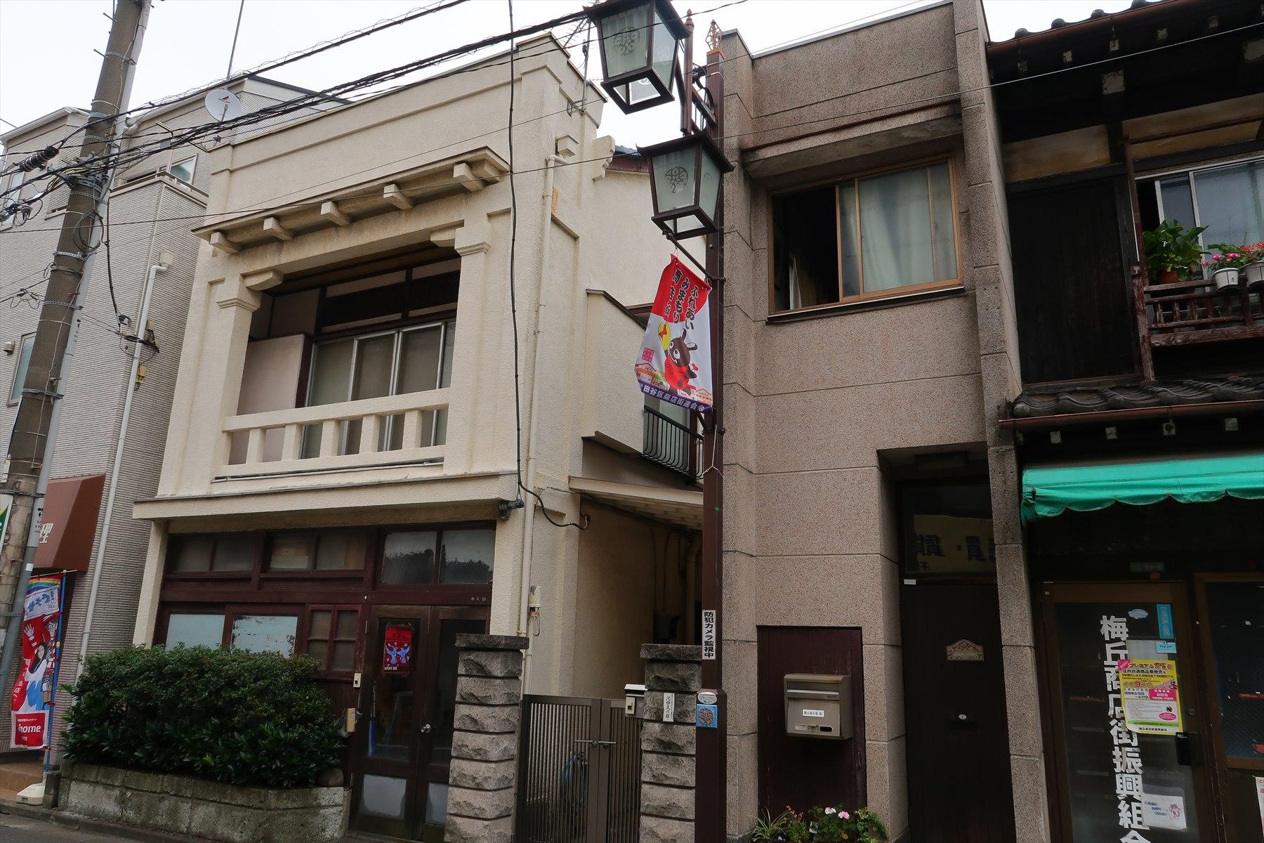 梅ヶ丘駅の駅前