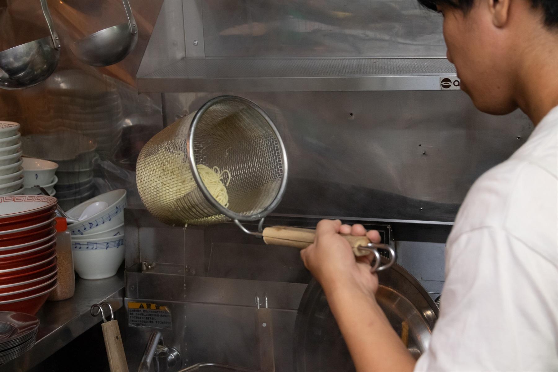 店主の松浦克貴さん