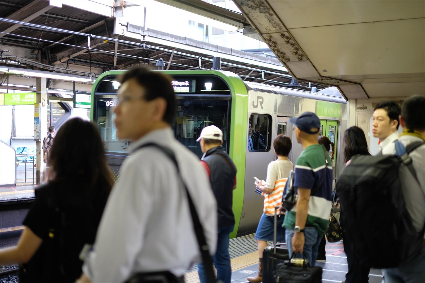 JR新宿駅14番ホーム