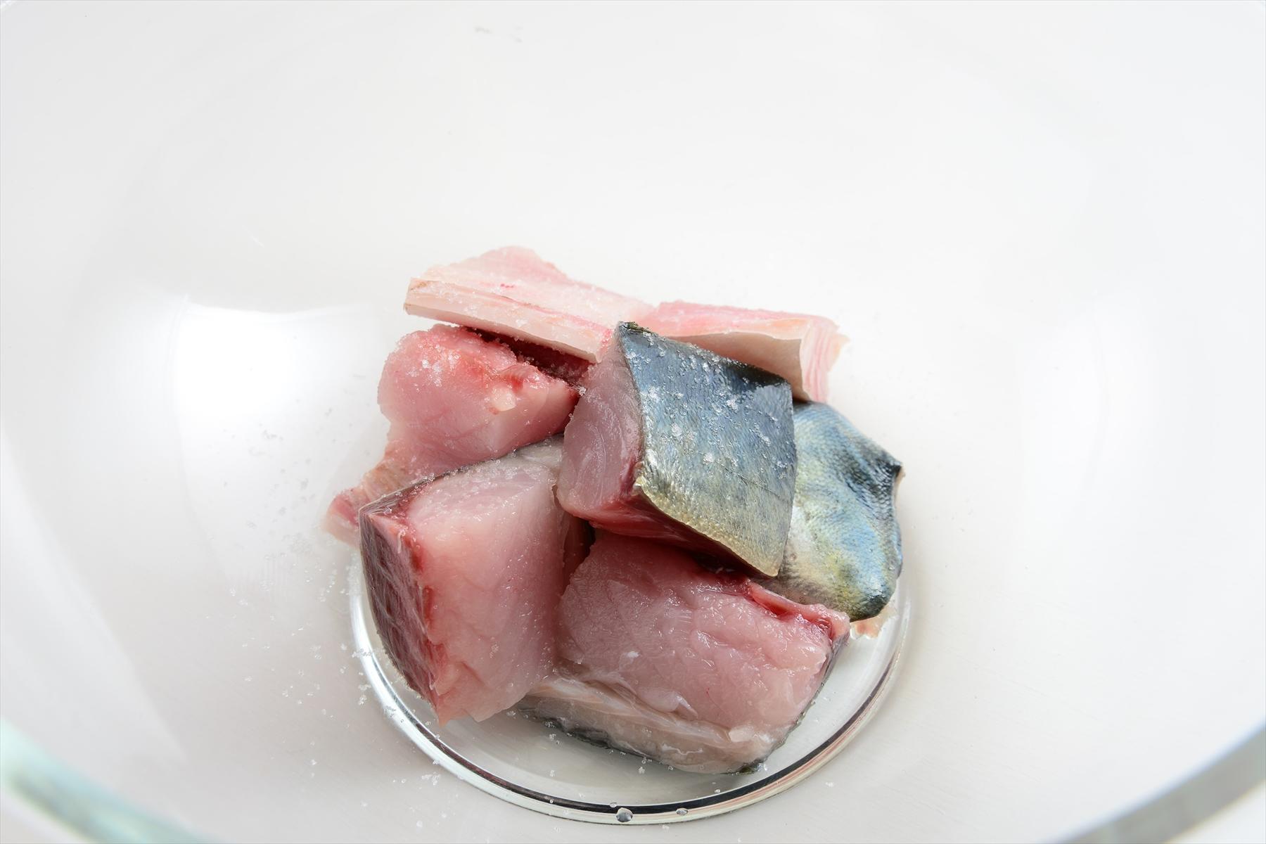 塩少々をふって軽くもみ、10分ほど置く