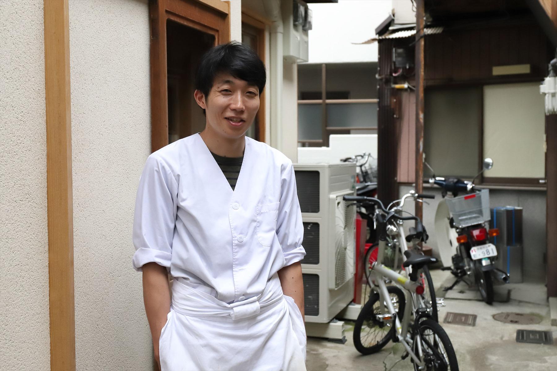 店主の上門邦彦さん