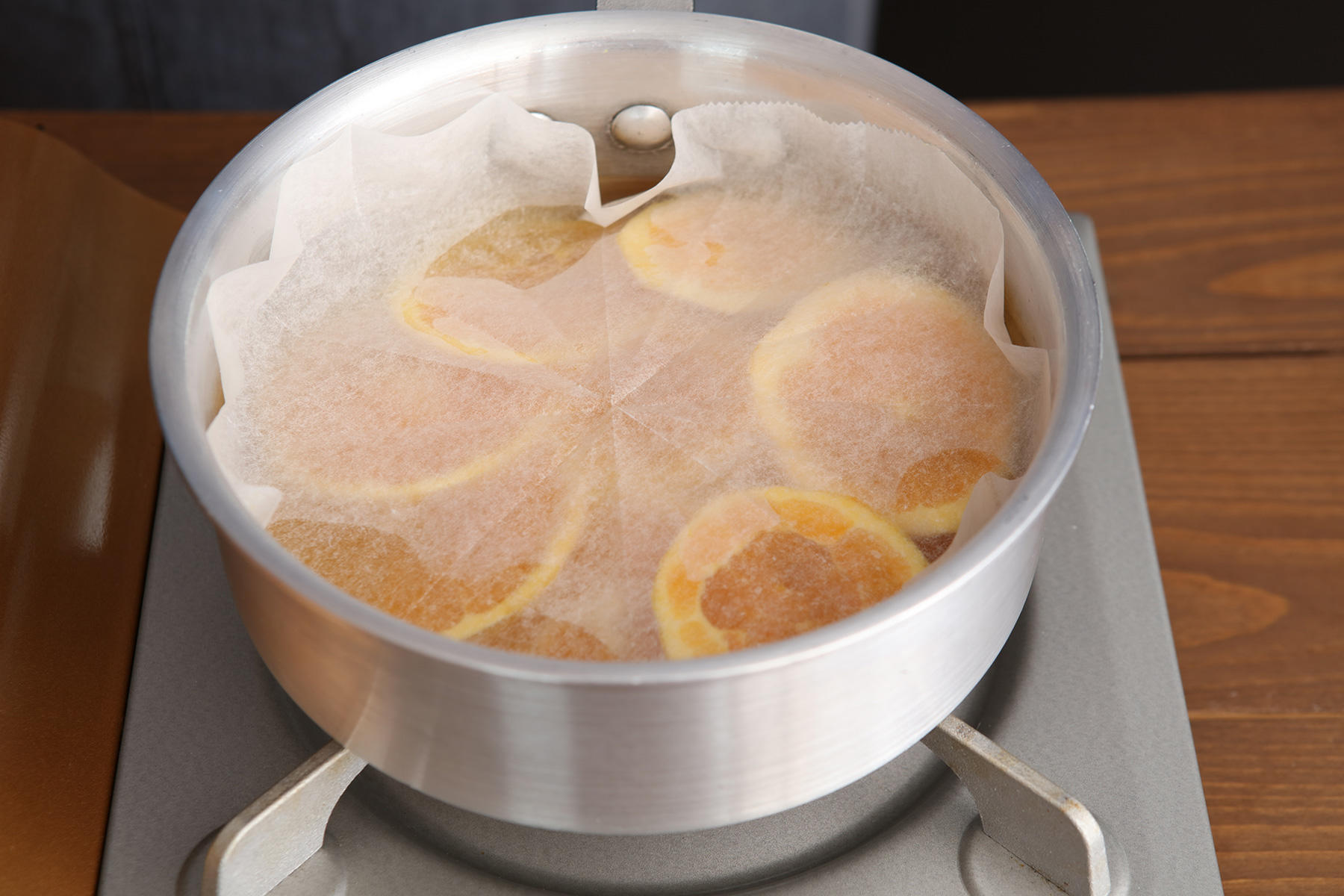 オレンジを煮る