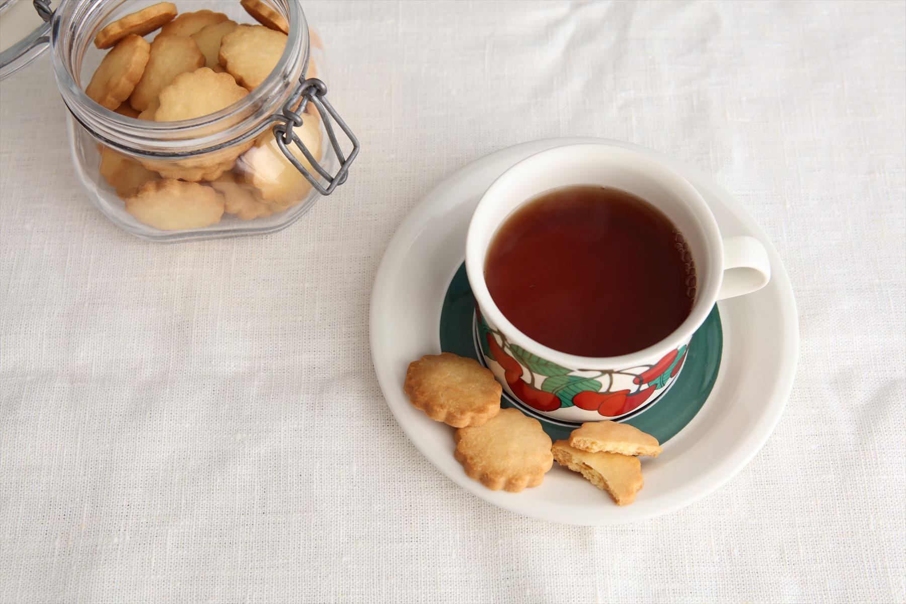 紅茶とクッキー