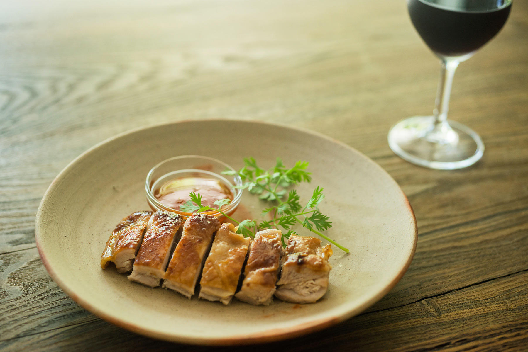 鶏もも肉を焼く