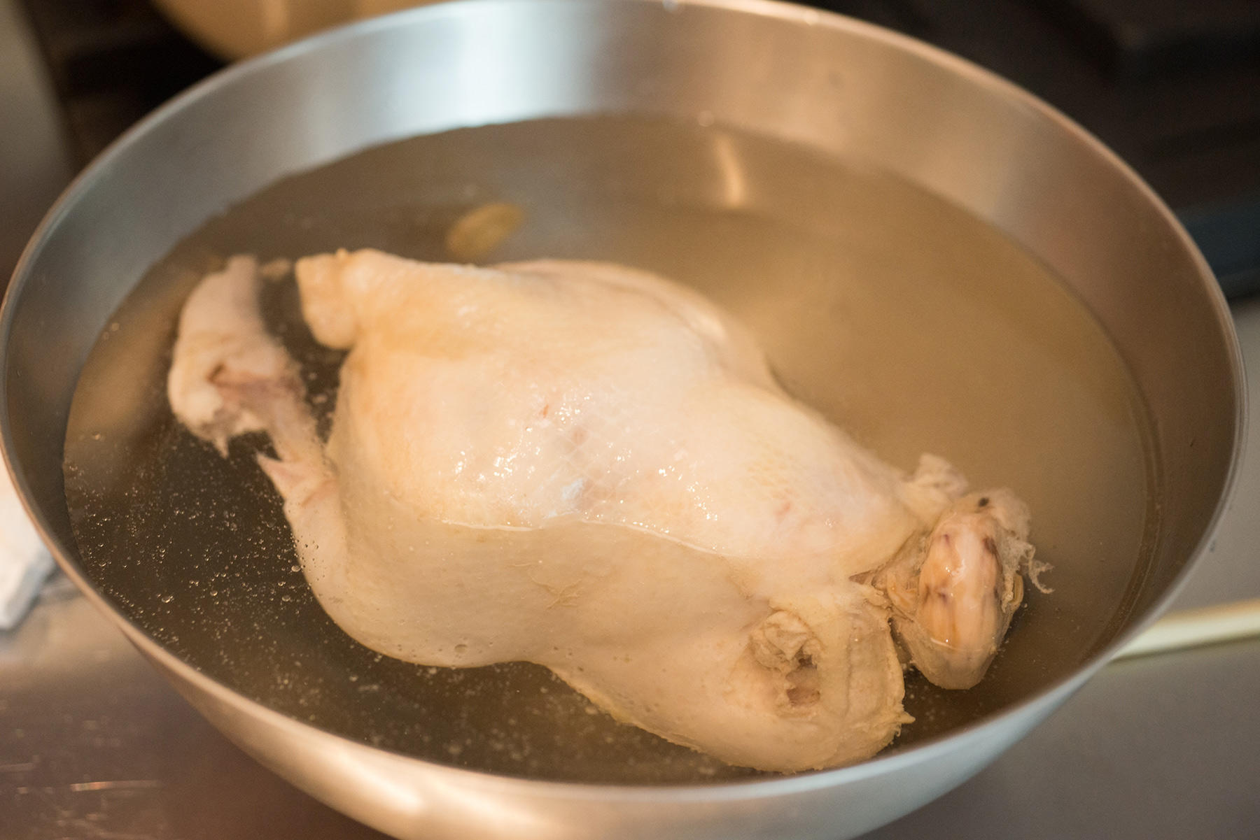 取り出して、氷水で冷やす