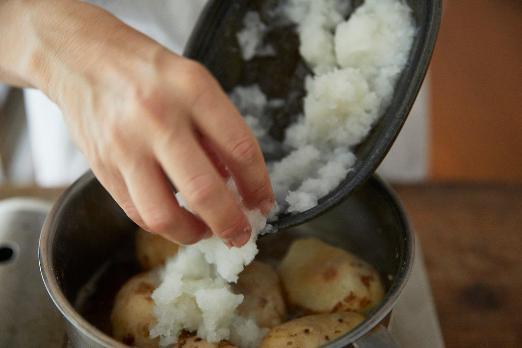 大根と柚子を加える