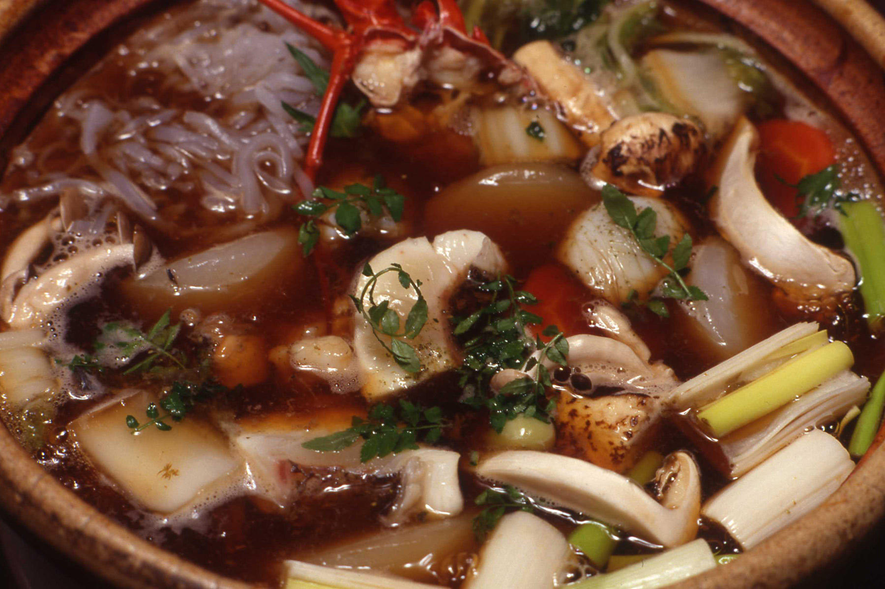 俵万智さんがつくる道場六三郎さんの海鮮鍋 沖すき Dancyuタイムカプセル 公式 Dancyu ダンチュウ