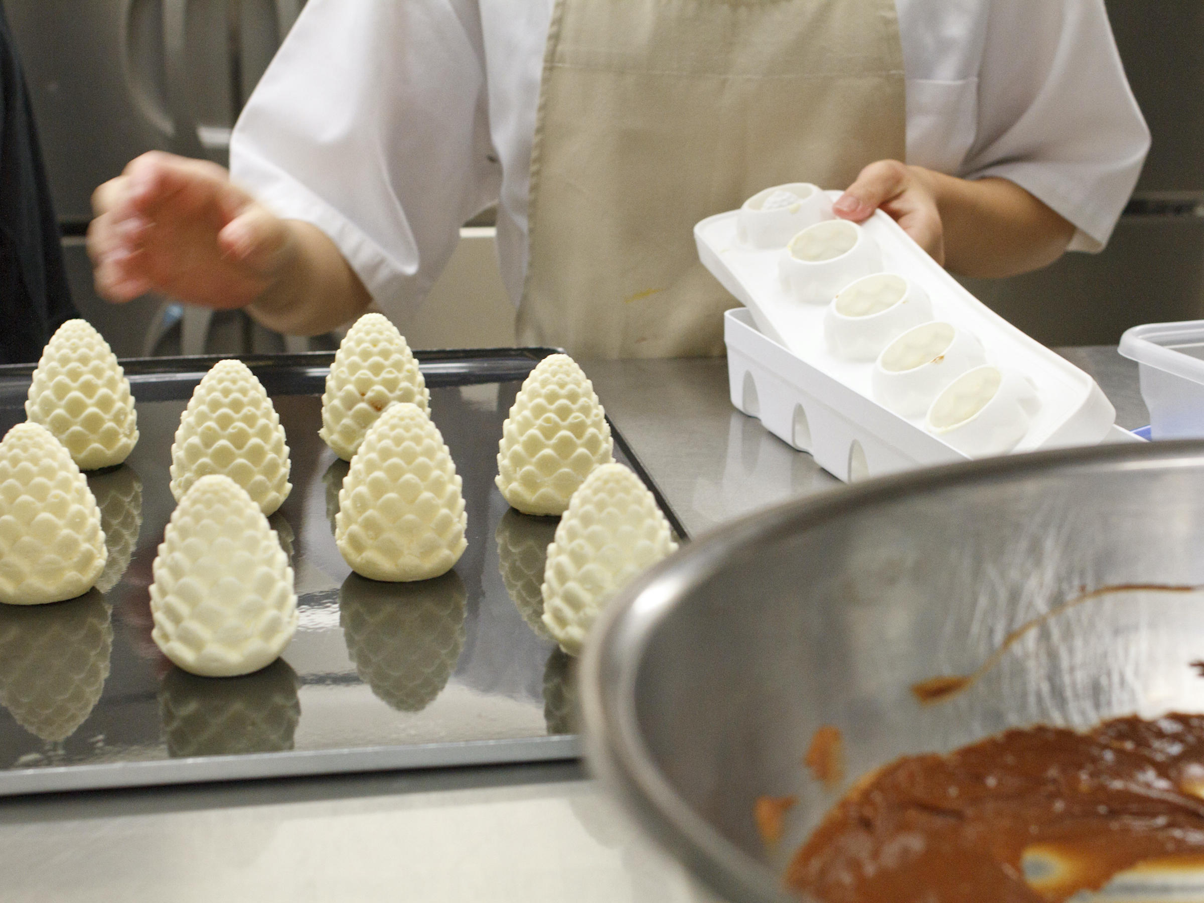 ケーキを作る様子