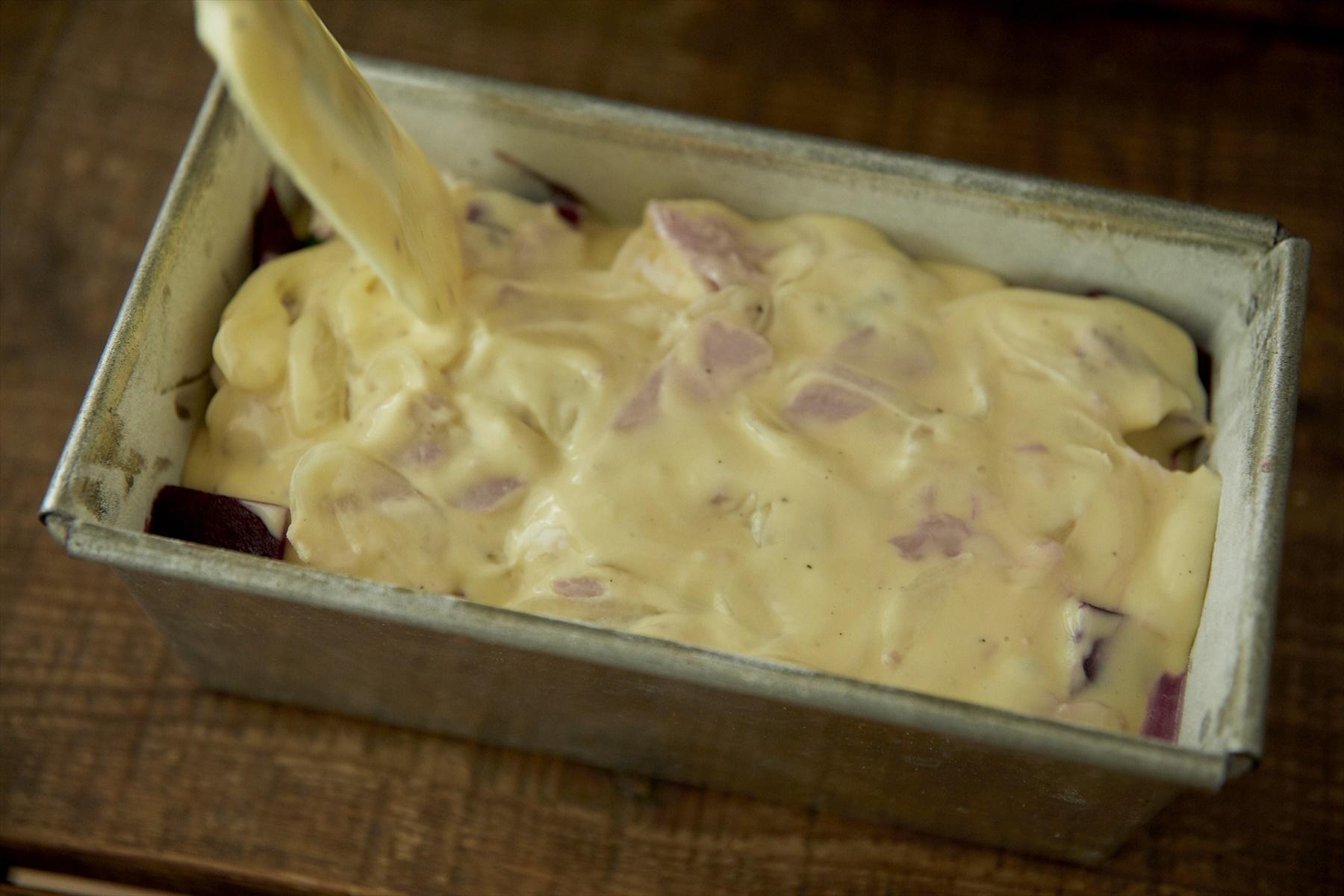 最後に残りの生地を入れる