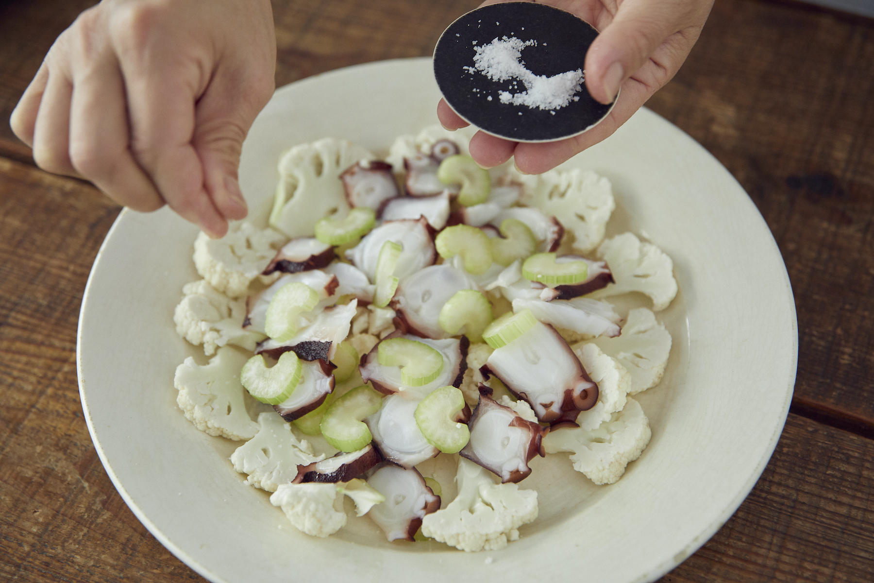 全体に塩をふっておく