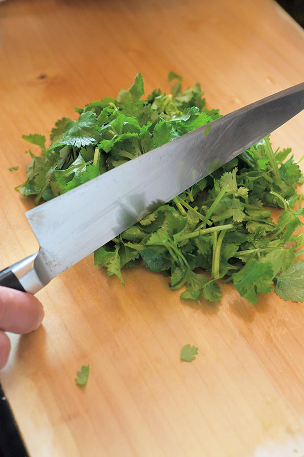 パクチーを混ぜて完成!