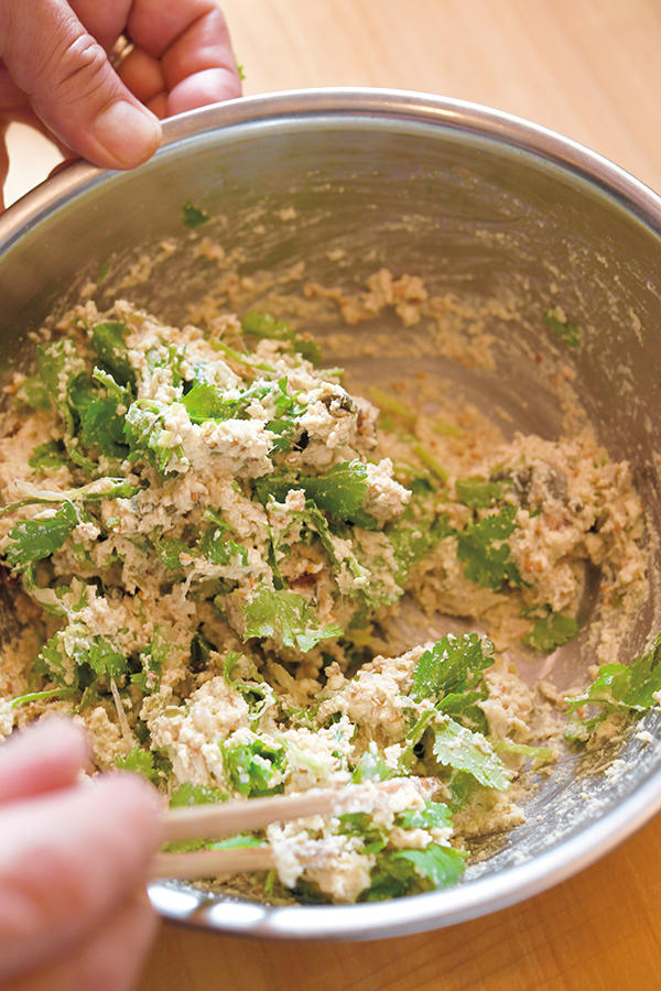 パクチーを混ぜて完成!