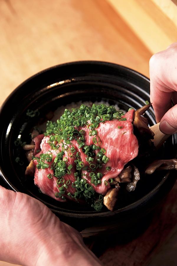 肉と具材を混ぜる