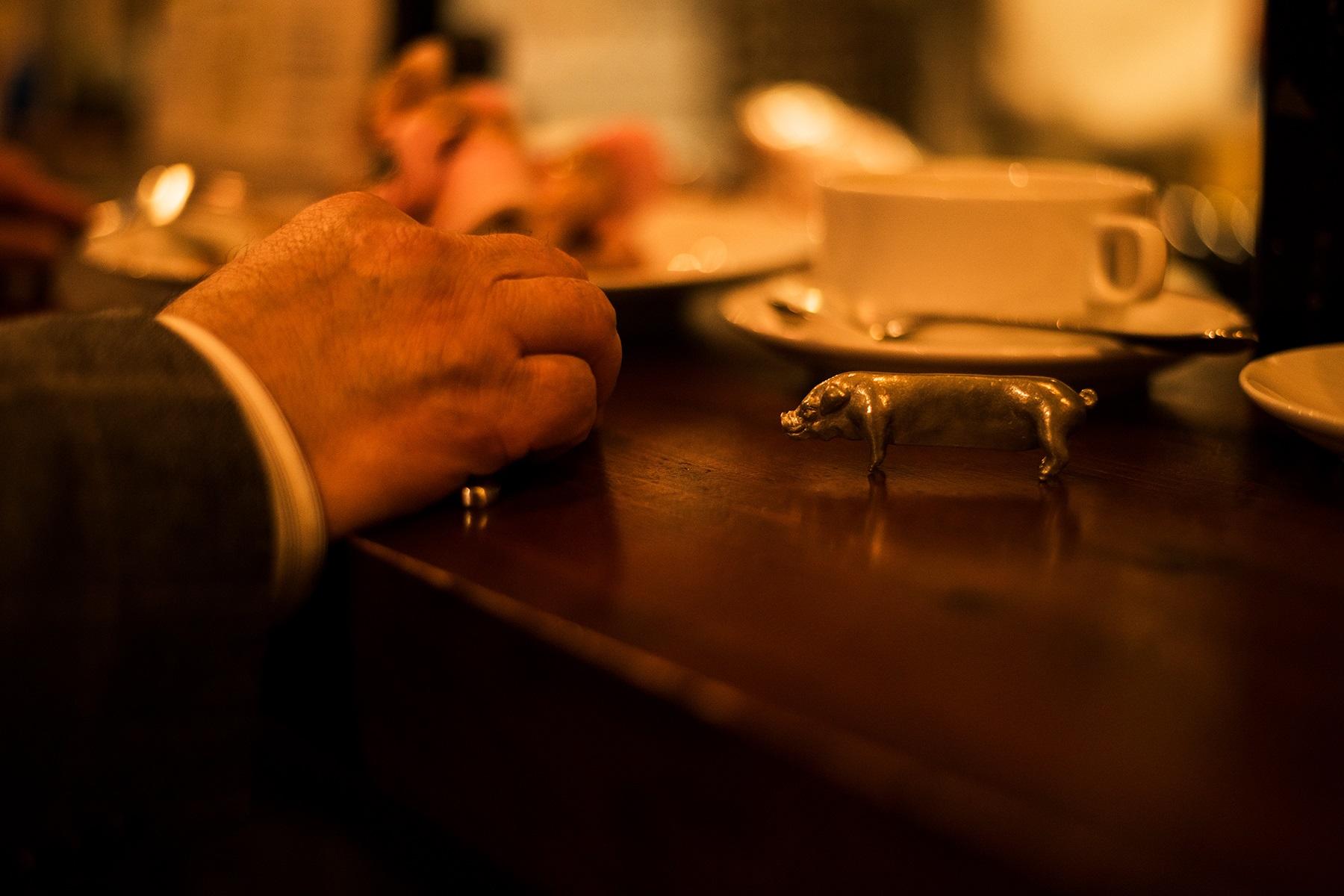 豚のカトラリー置き