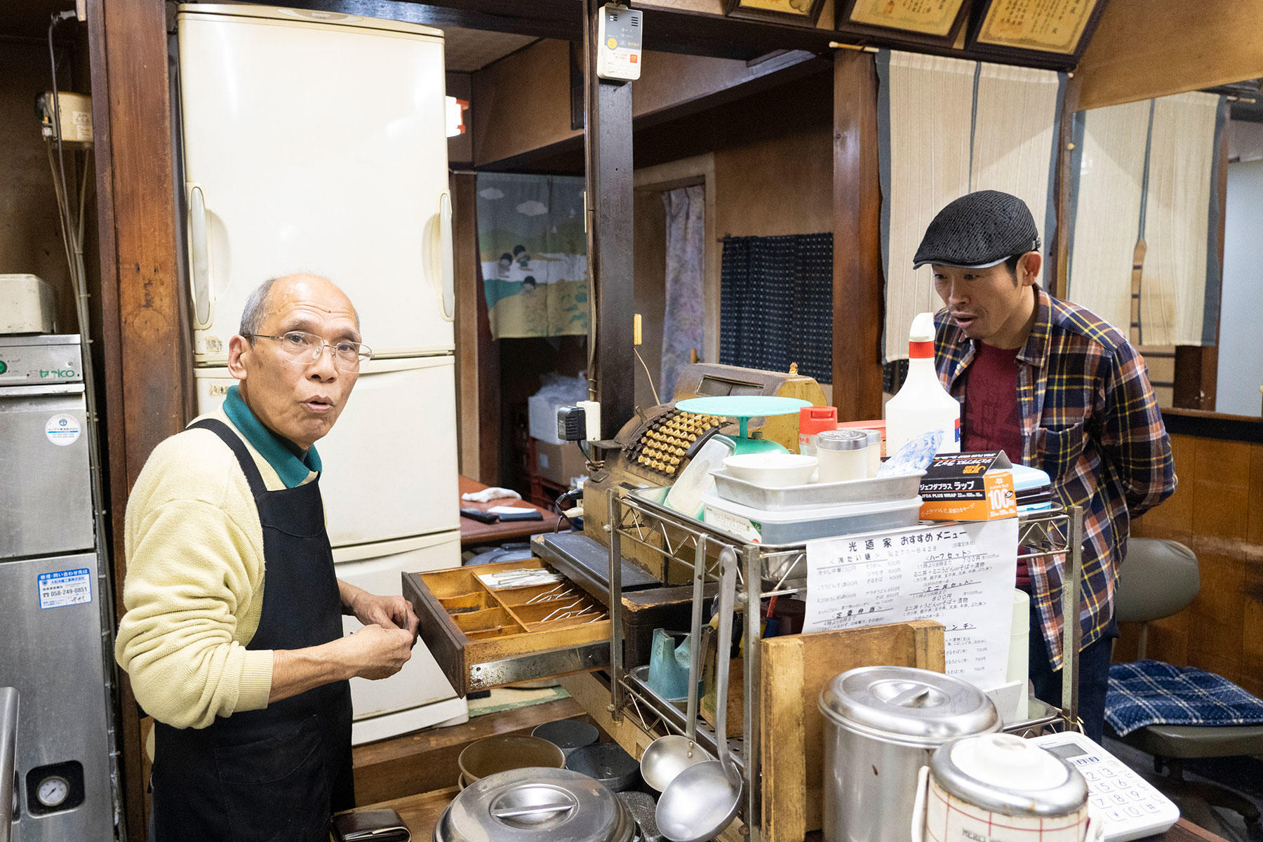 金津園 金津園にて「街の灯よ、どうか消えないでくれ」。 | 石田ゆうすけさんの青春18きっぷでミラクルミステリーツアー。 | 【公式】dancyu  (ダンチュウ)